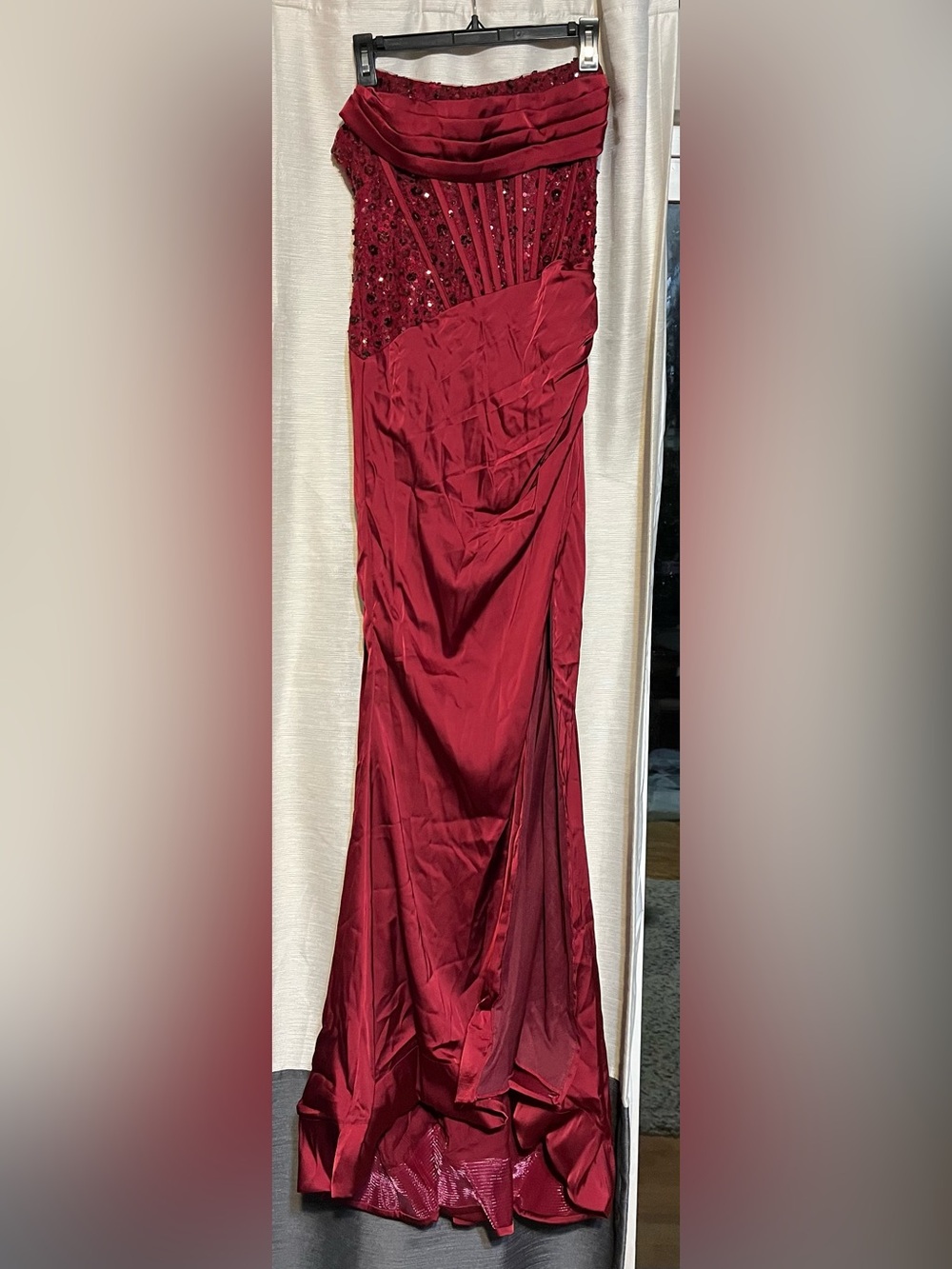NWOT Burgundy Strapless Beaded Formal Corset Evening Gown Size 4